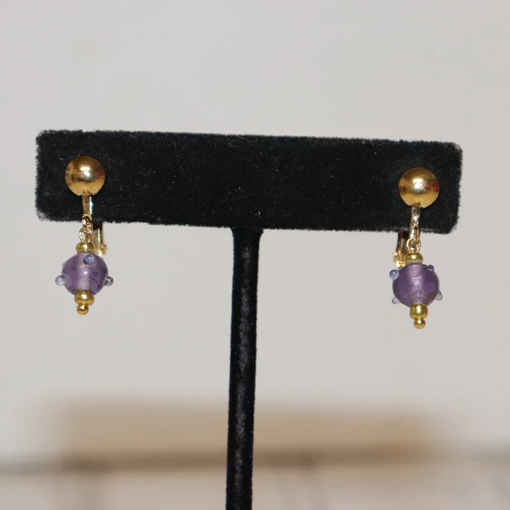 💜 NWOT Gold & Purple Glass Clip-On Earrings – 1